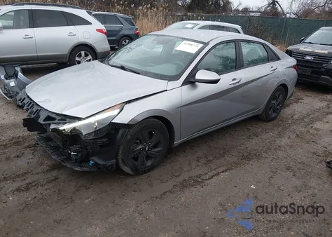 2021 Hyundai Elantra Sel z USA, uszkodzony, nr VIN 5NPLM4AG8MH039562